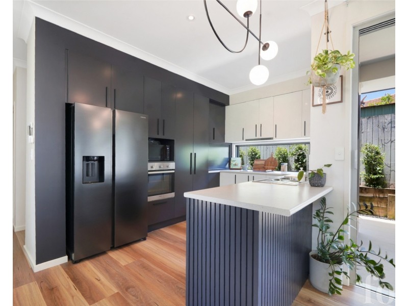 1/9 McWilliam Close, Labrador QLD 4215
