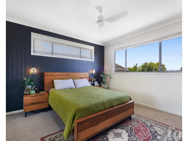 1/9 McWilliam Close, Labrador QLD 4215