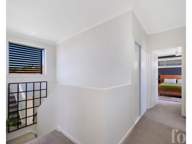 1/9 McWilliam Close, Labrador QLD 4215