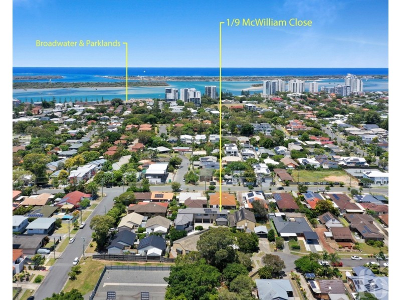 1/9 McWilliam Close, Labrador QLD 4215