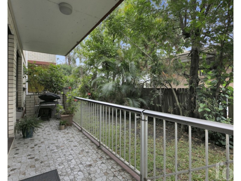 2/63 Bauer Street, Southport QLD 4215