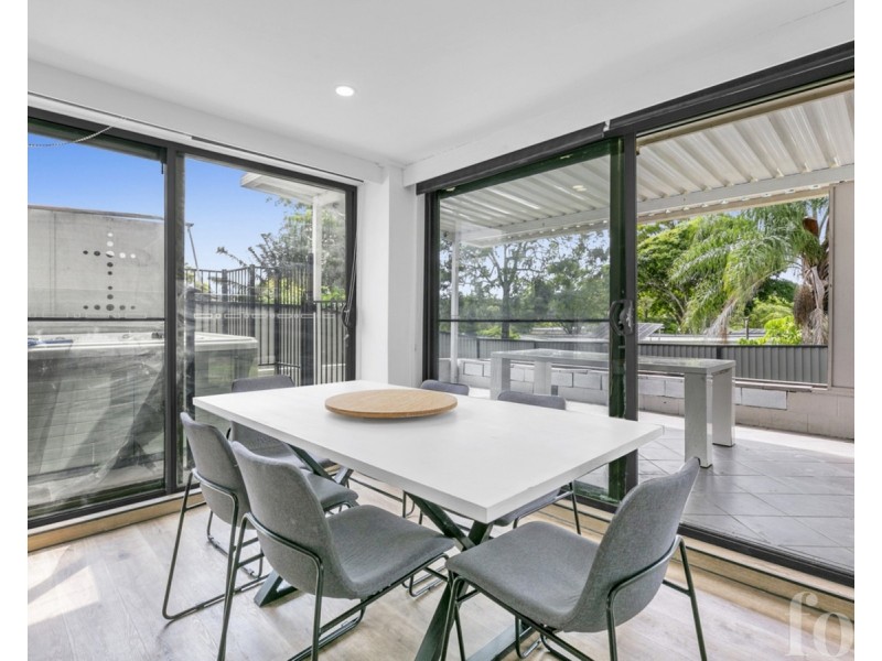 64 Ridgeway Avenue, Southport QLD 4215