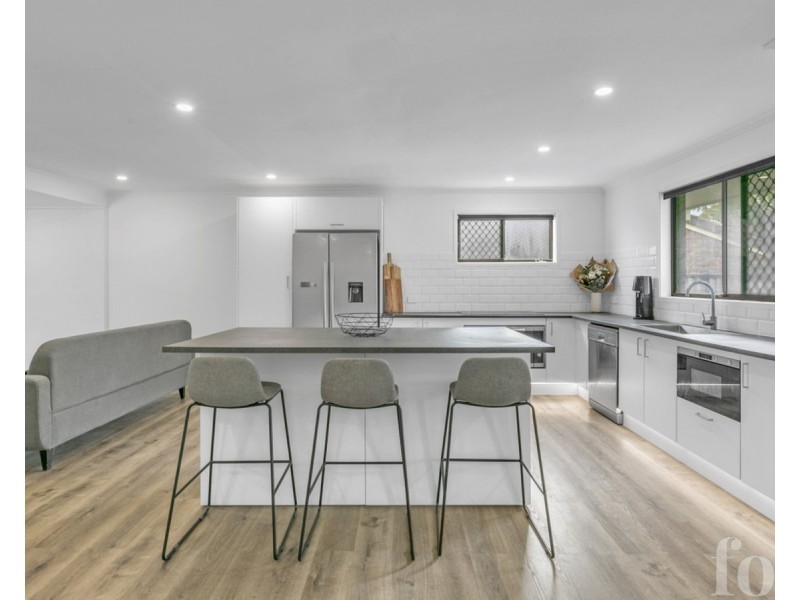 64 Ridgeway Avenue, Southport QLD 4215