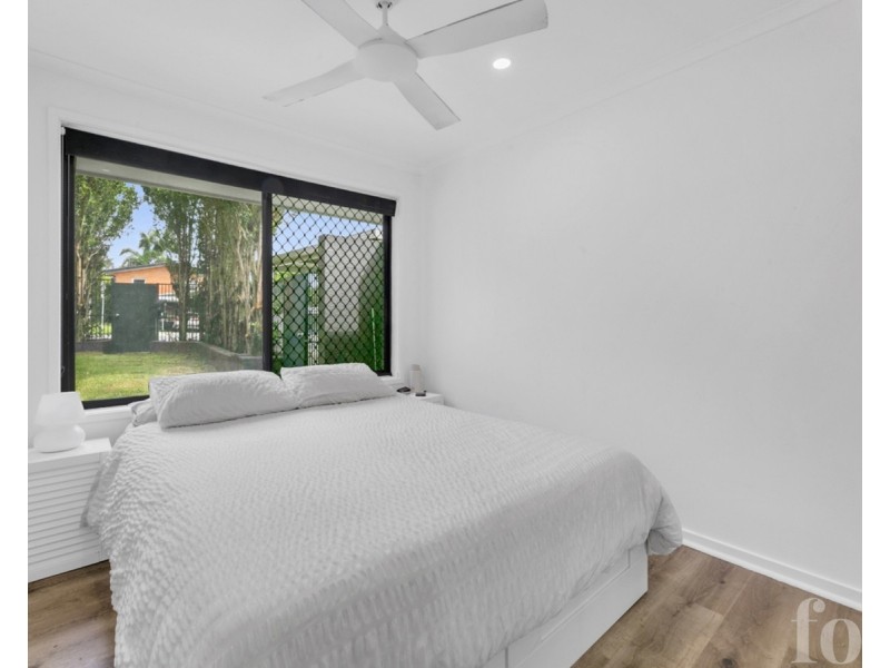 64 Ridgeway Avenue, Southport QLD 4215