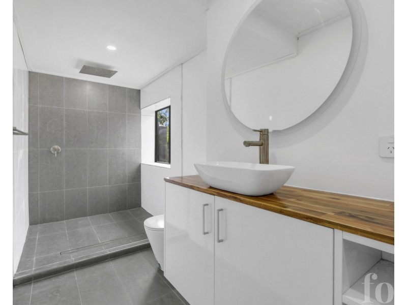 64 Ridgeway Avenue, Southport QLD 4215