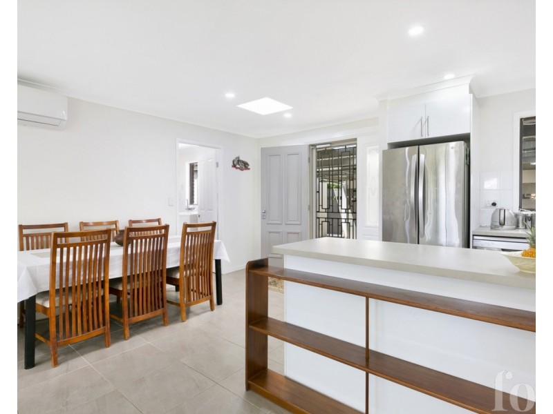 9 Hocking Street, Arundel QLD 4214