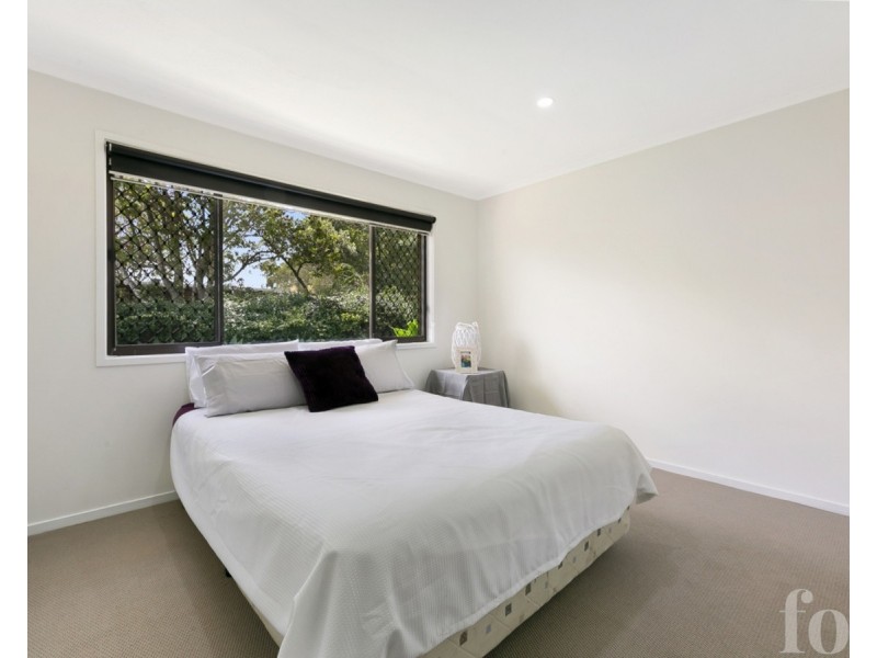 9 Hocking Street, Arundel QLD 4214