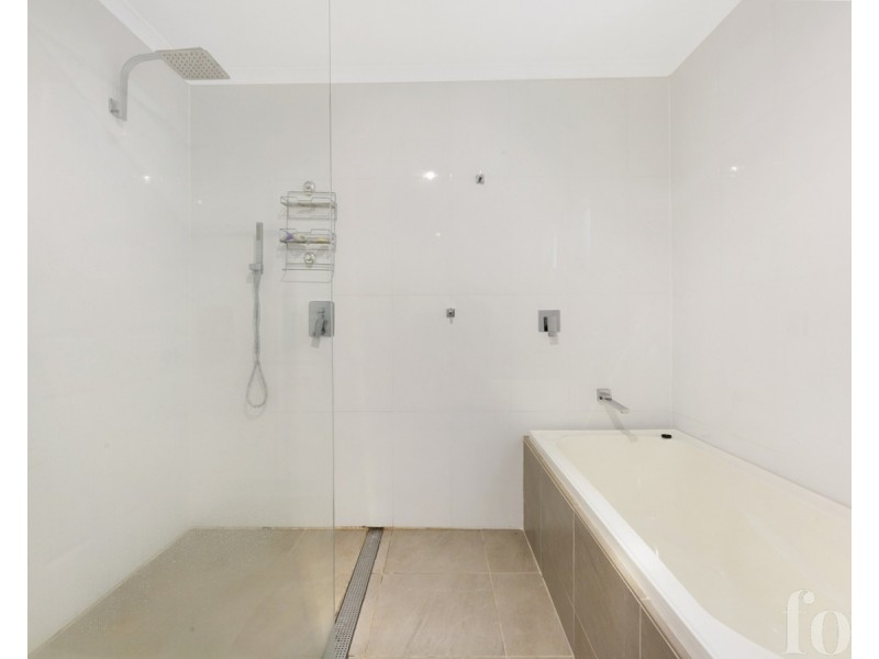 9 Hocking Street, Arundel QLD 4214