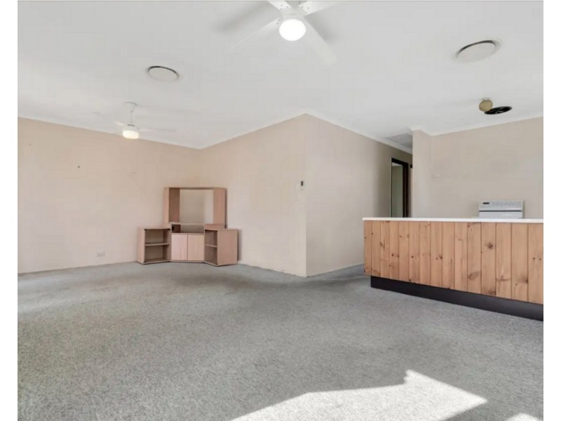 4 Silky Oak Crescent, Stapylton QLD 4207