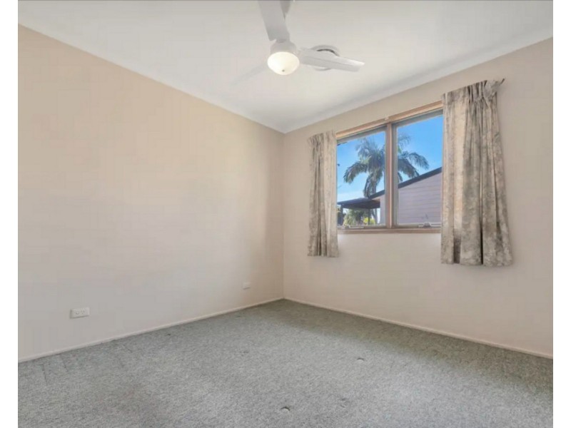 4 Silky Oak Crescent, Stapylton QLD 4207