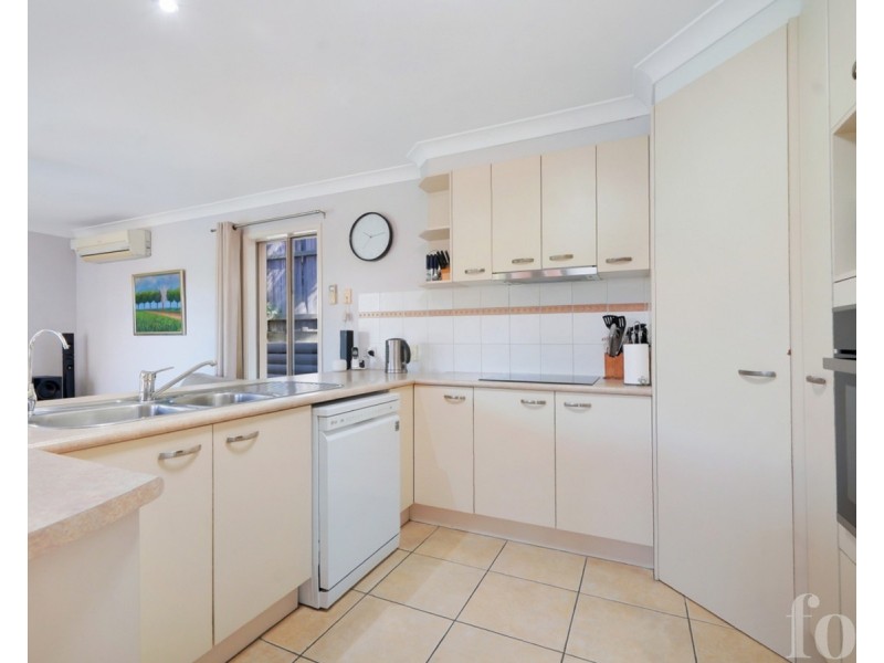 4 Redwood Place, Molendinar QLD 4214