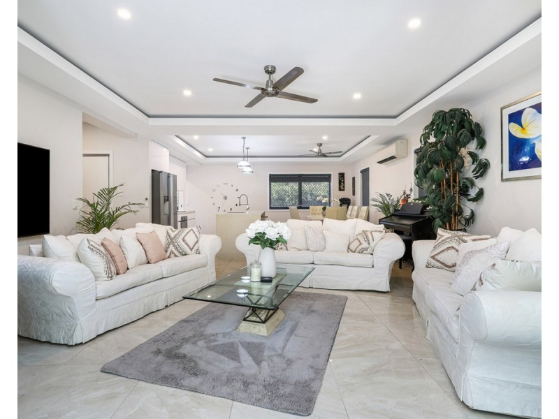 19 Fourth Avenue, Labrador QLD 4215