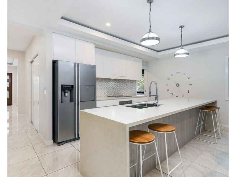 19 Fourth Avenue, Labrador QLD 4215