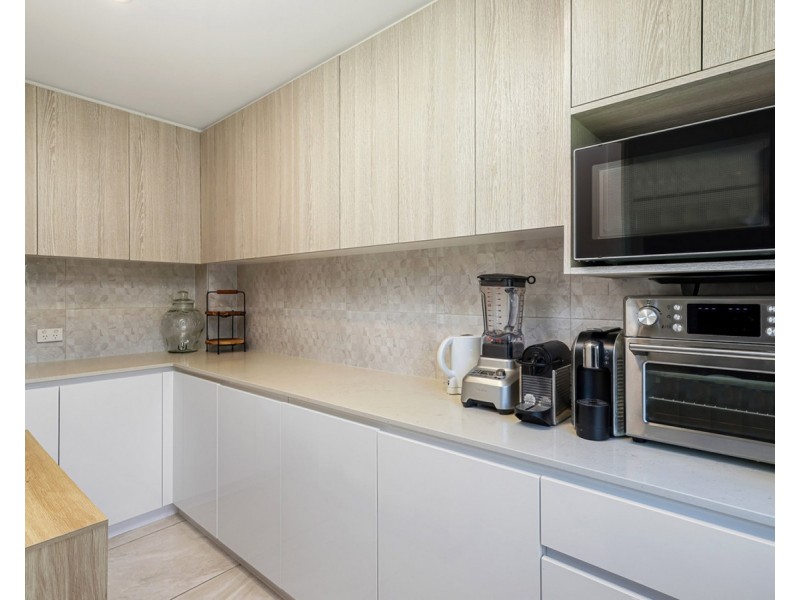 19 Fourth Avenue, Labrador QLD 4215