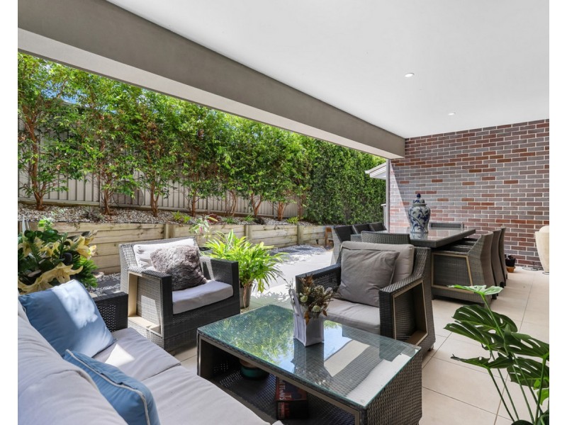19 Fourth Avenue, Labrador QLD 4215