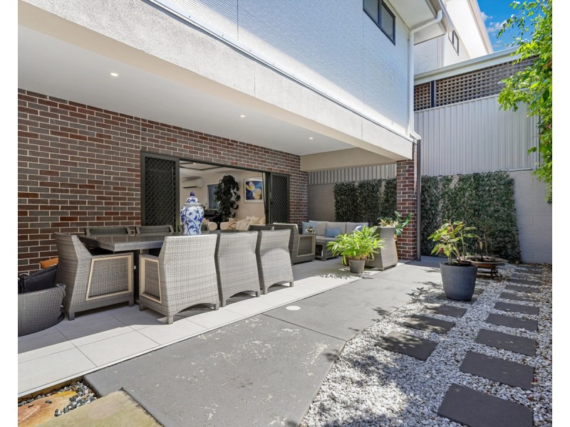 19 Fourth Avenue, Labrador QLD 4215