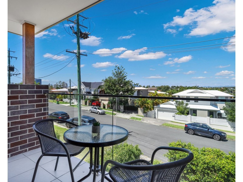 19 Fourth Avenue, Labrador QLD 4215