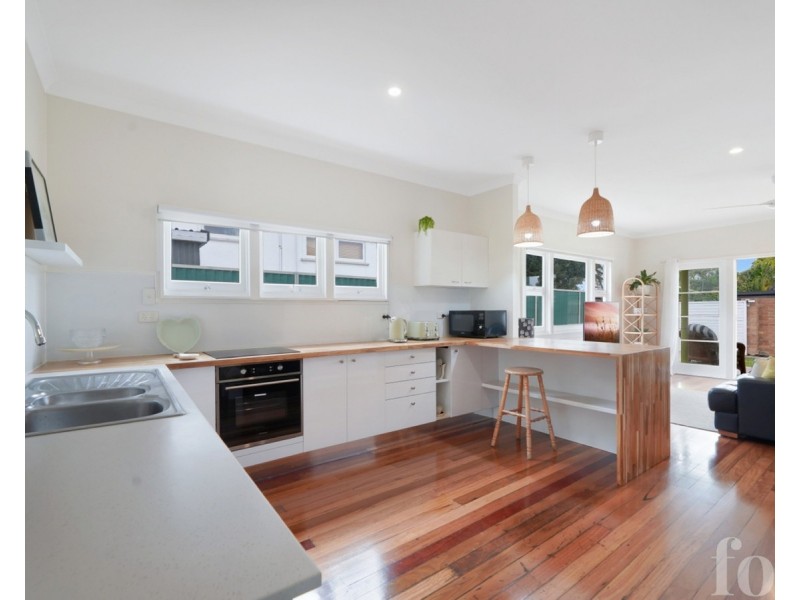 92 Turpin Road, Labrador QLD 4215