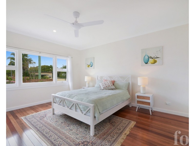 92 Turpin Road, Labrador QLD 4215