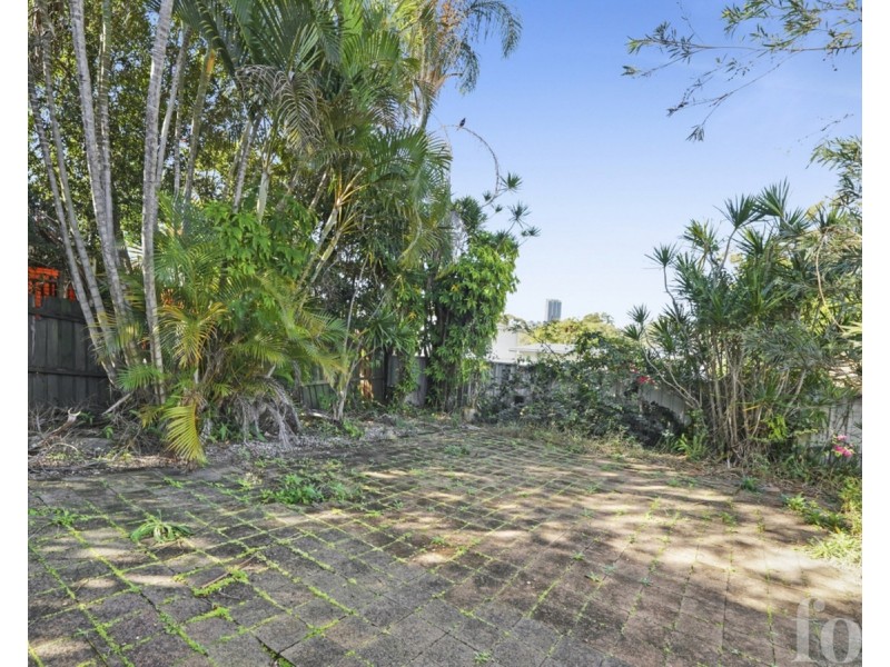 5 Louise Street, Southport QLD 4215