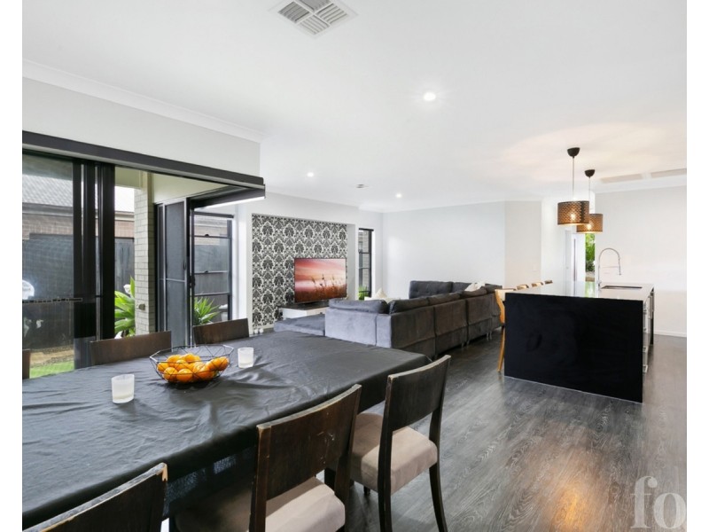 19 Greencastle Parade, Maudsland QLD 4210