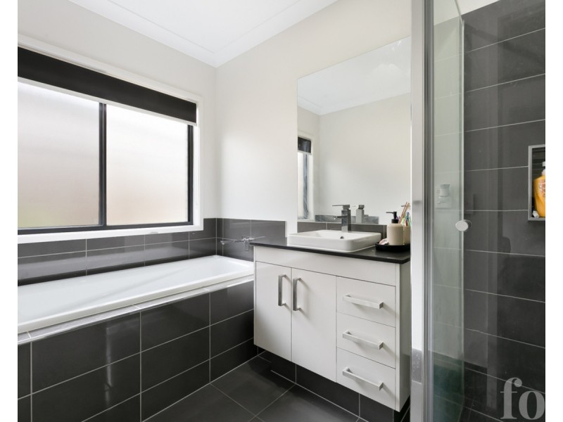 19 Greencastle Parade, Maudsland QLD 4210