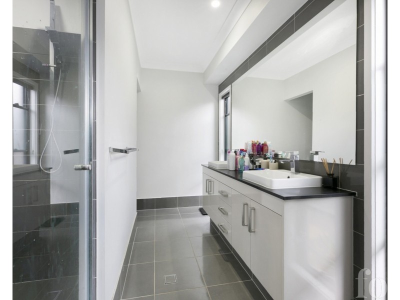 19 Greencastle Parade, Maudsland QLD 4210