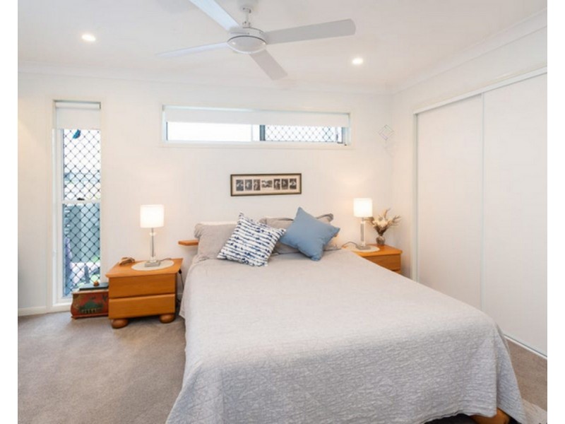 15 Fourth Avenue, Labrador QLD 4215