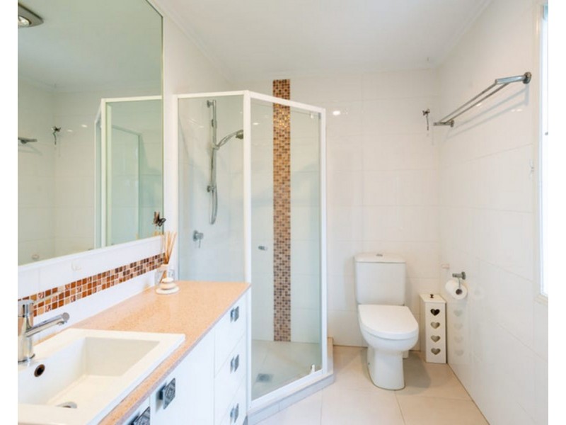 15 Fourth Avenue, Labrador QLD 4215