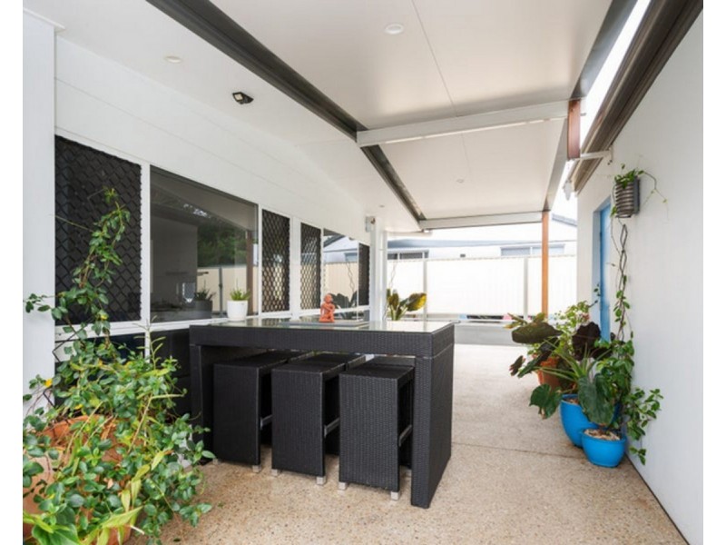 15 Fourth Avenue, Labrador QLD 4215