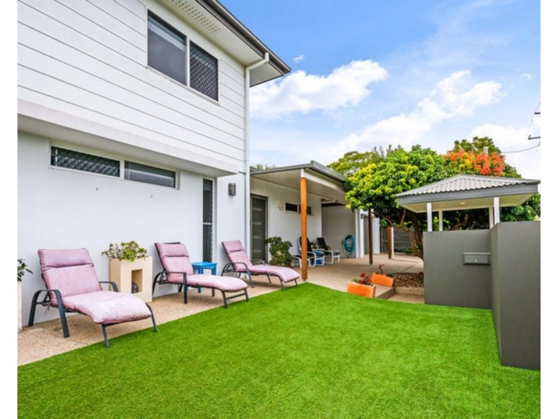 15 Fourth Avenue, Labrador QLD 4215