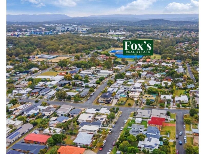15 Fourth Avenue, Labrador QLD 4215