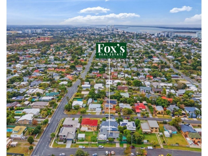 15 Fourth Avenue, Labrador QLD 4215