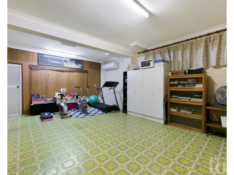 15 Nimrud Street, Southport QLD 4215