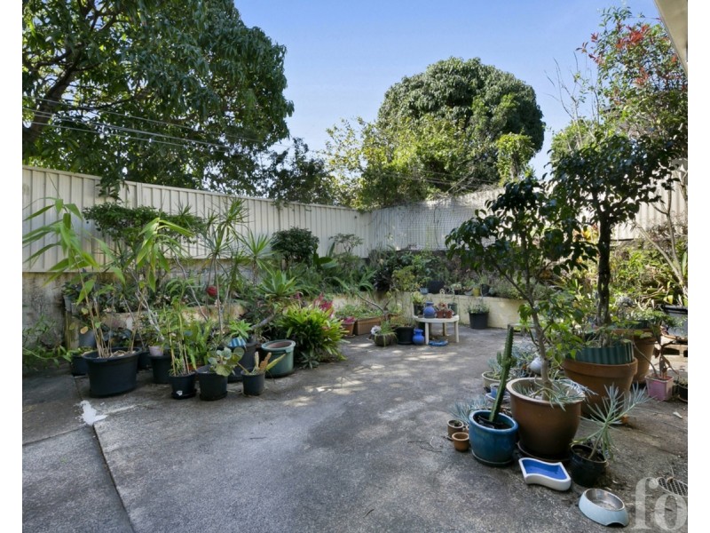 15 Nimrud Street, Southport QLD 4215