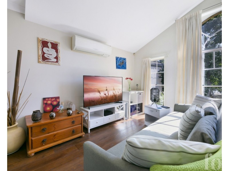 15 Royal Court, Ashmore QLD 4214