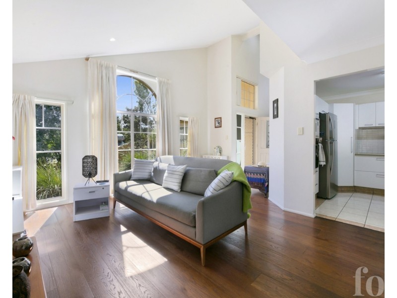 15 Royal Court, Ashmore QLD 4214