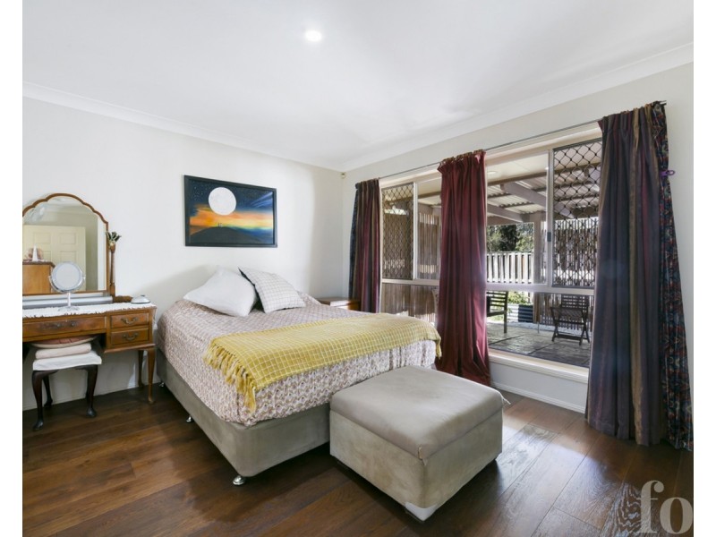 15 Royal Court, Ashmore QLD 4214