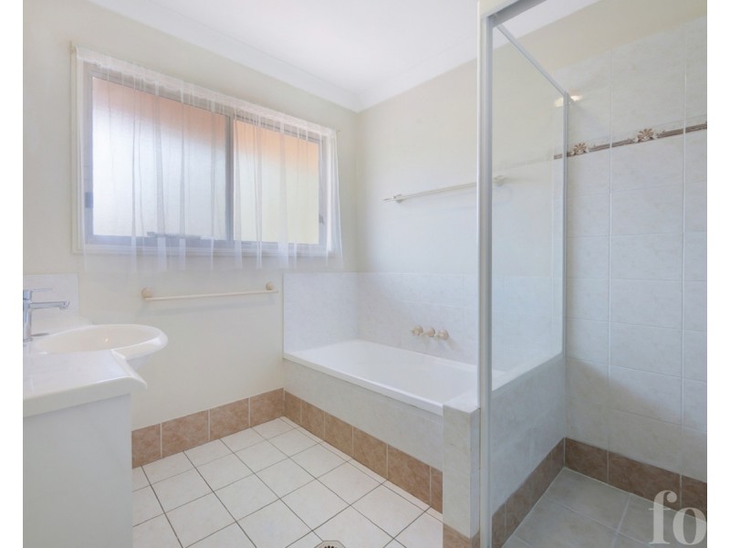 15 Royal Court, Ashmore QLD 4214