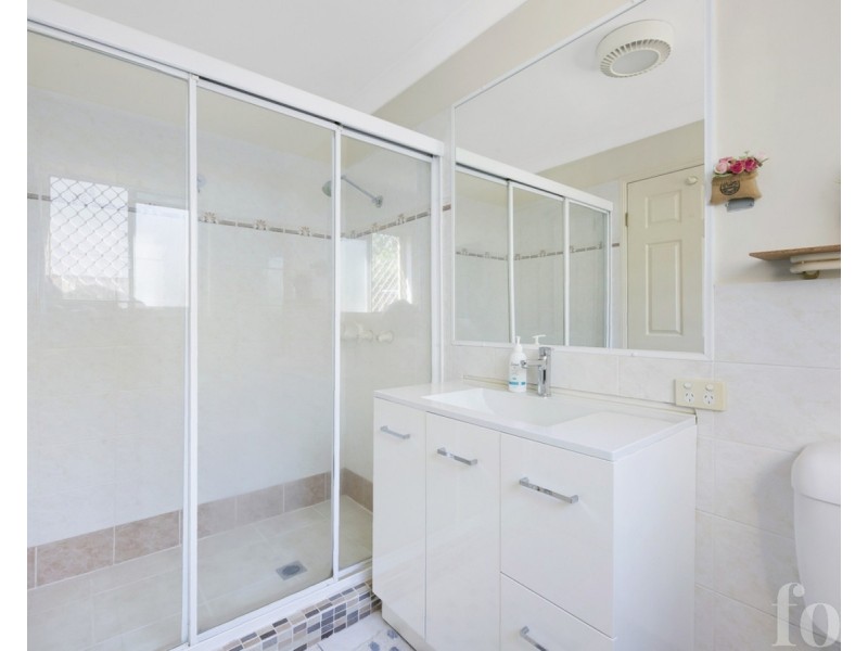 15 Royal Court, Ashmore QLD 4214