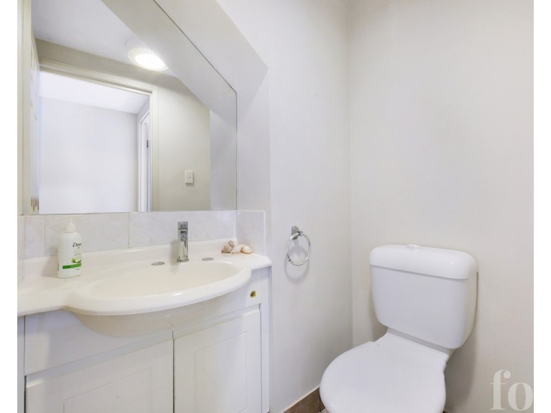 15 Royal Court, Ashmore QLD 4214