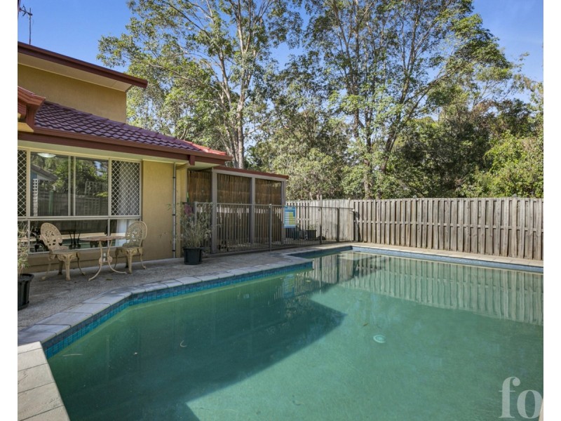 15 Royal Court, Ashmore QLD 4214