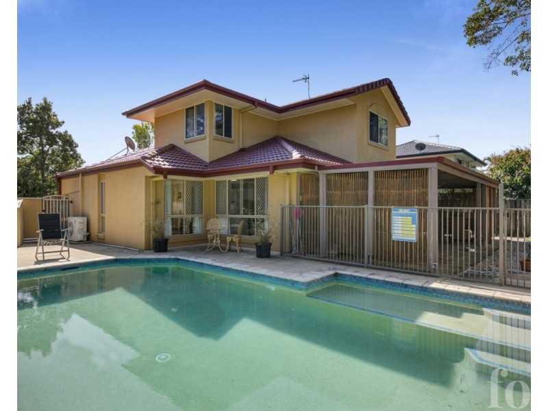 15 Royal Court, Ashmore QLD 4214