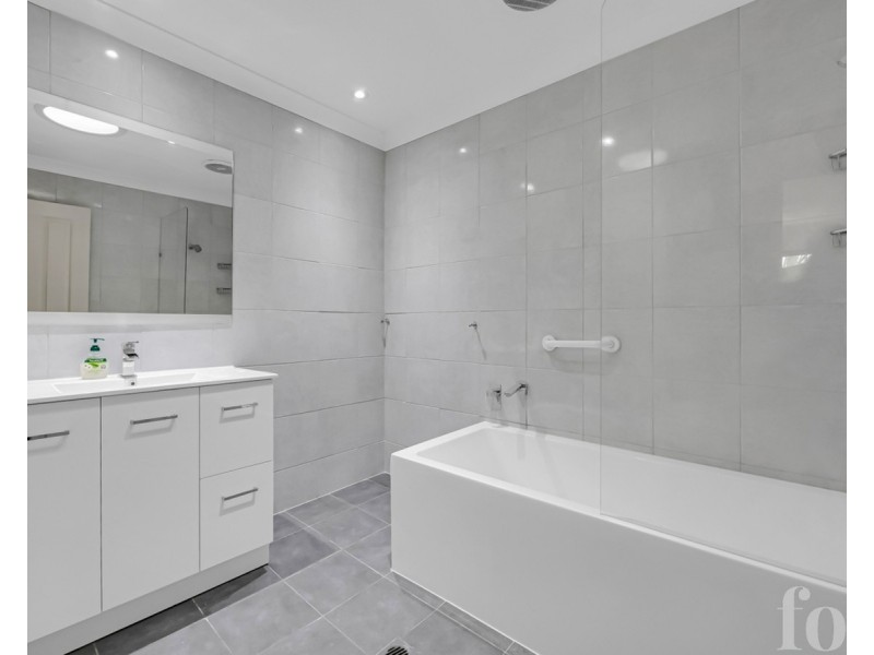 4/38 Billington Street, Labrador QLD 4215