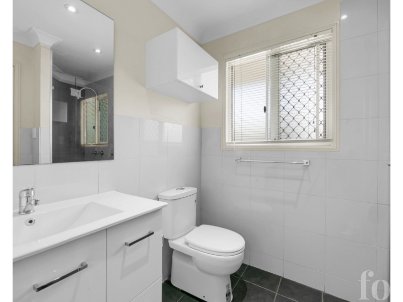 4/38 Billington Street, Labrador QLD 4215