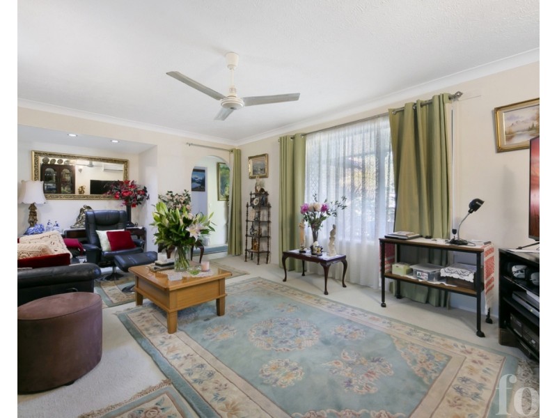 38 Crinum Crescent, Southport QLD 4215