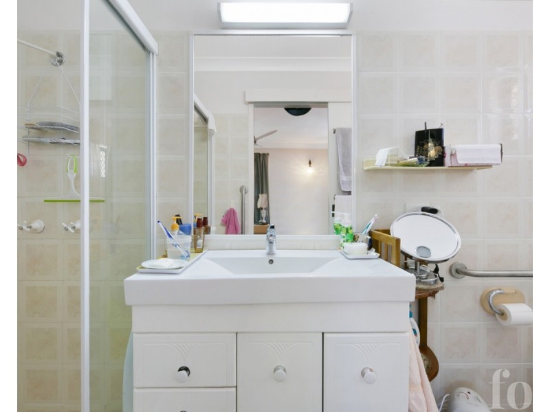 38 Crinum Crescent, Southport QLD 4215