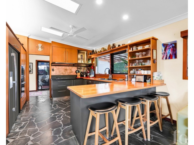 9-11 Burnside Court, Ashmore QLD 4214