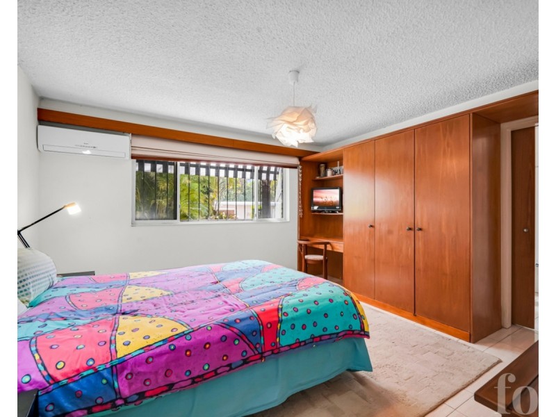 9-11 Burnside Court, Ashmore QLD 4214