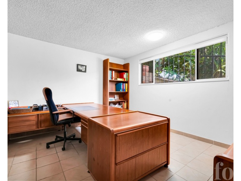 9-11 Burnside Court, Ashmore QLD 4214